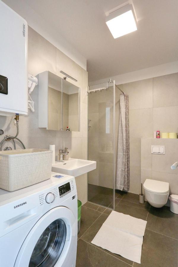 Apartments Perla With Free Parking Zadar Eksteriør billede
