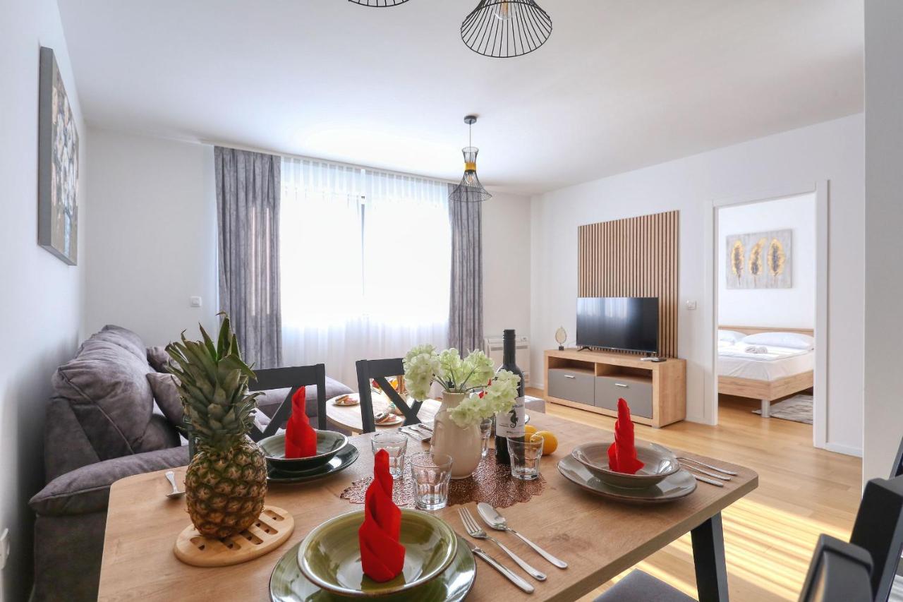 Apartments Perla With Free Parking Zadar Eksteriør billede