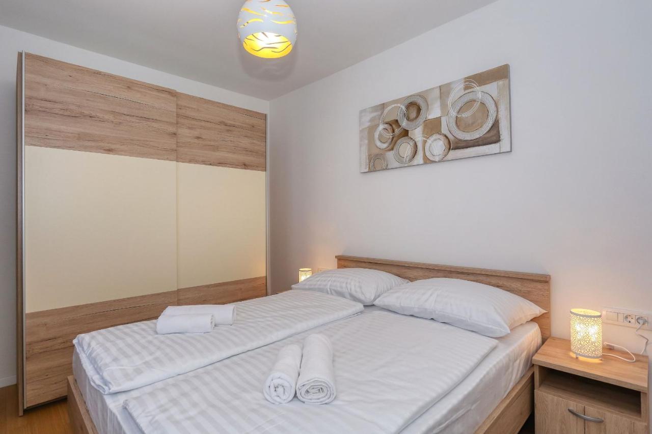 Apartments Perla With Free Parking Zadar Eksteriør billede