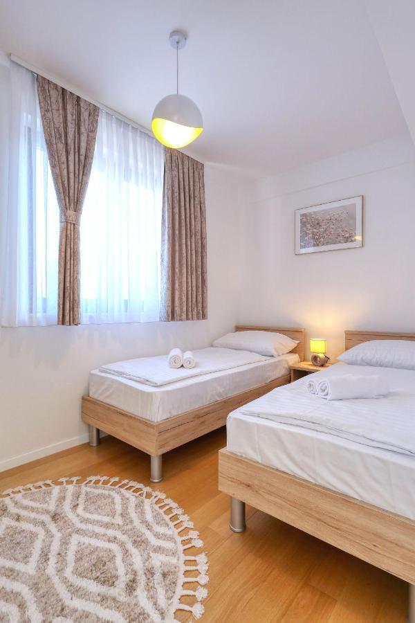 Apartments Perla With Free Parking Zadar Eksteriør billede